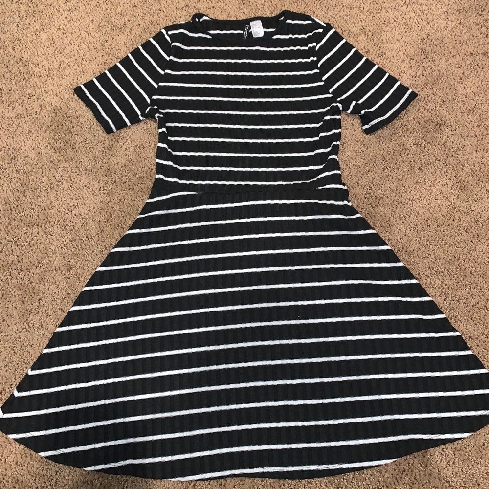 Divided Short Sleeve Dress